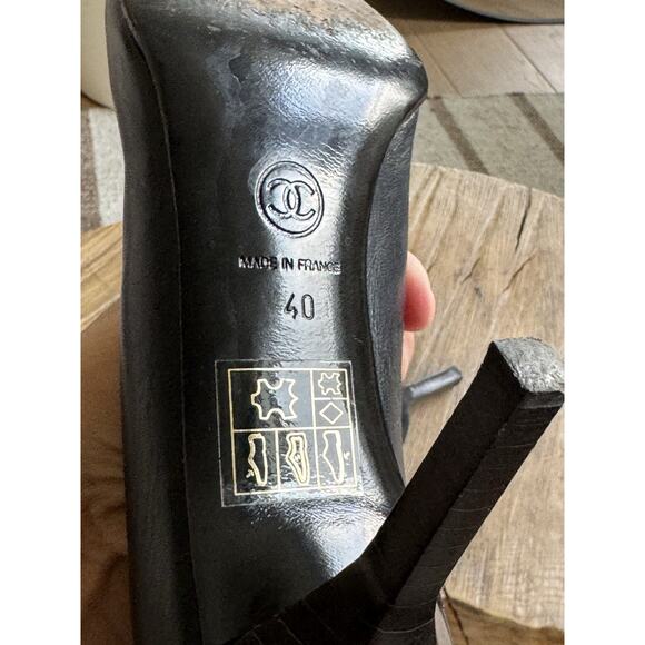 Vintage Chanel Navy Blue Heels Classic 735 40 9 US Point Toe Pumps Leather - Picture 11 of 15